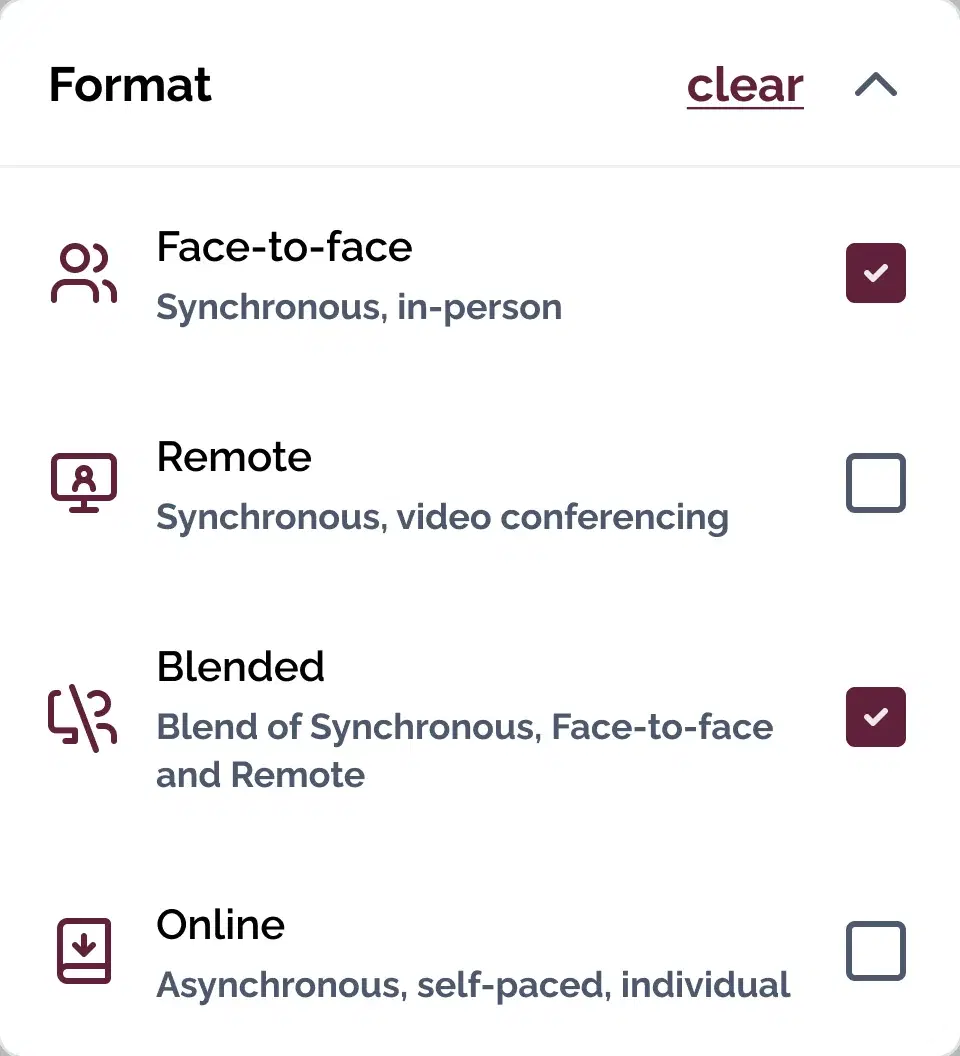 Course list filter by format: face-to-face, remote, blended and online, each with a one-line description and a checkbox.